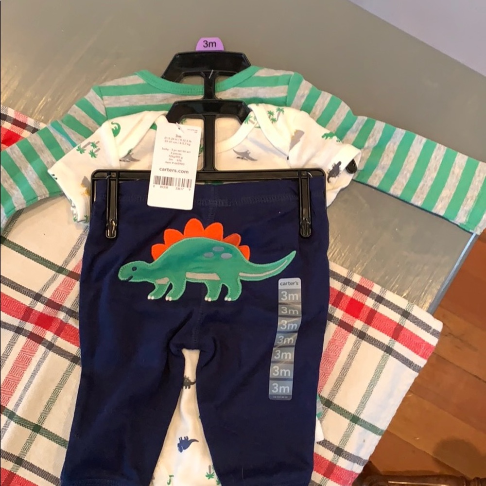 Carters Set - Picture 4 of 4